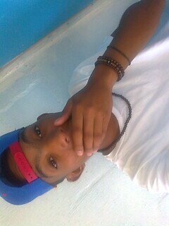 I'm a boy' like going out , meet new people' I like shopping , dress like a human being , singing and dancing is my hobbies & be crazy with the friends