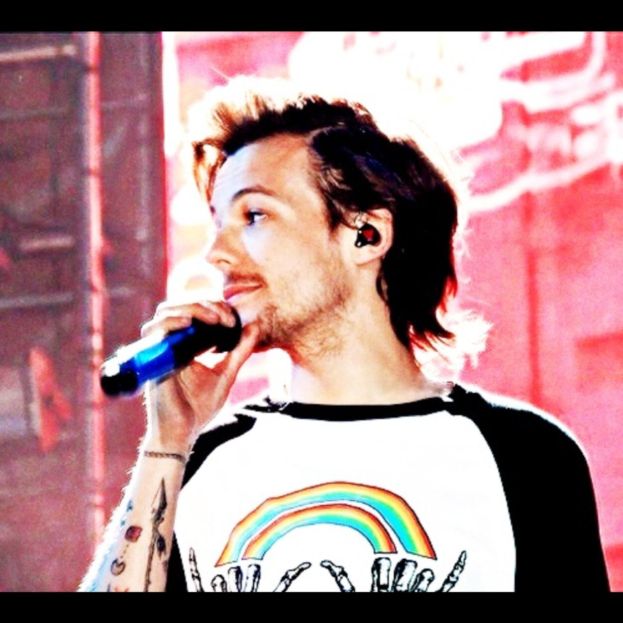 follow @craNIALLnerves and @sparkersniall bc they gave you a free follow ✌️