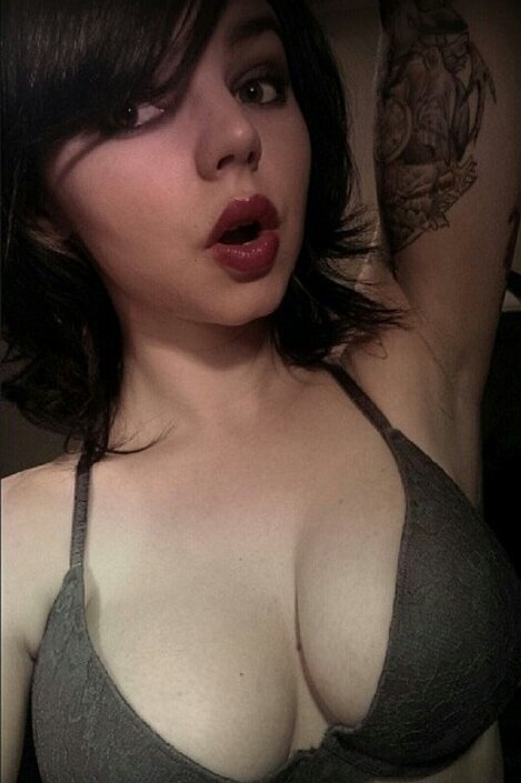 Tratando de reunir a las mejores cuentas sobre sexo, porno y todo lo relacionado, siguenos !!!