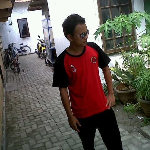 orang indonesia berbahasa jawa apa adanya. suka AC Milan dan hanya @acmilan