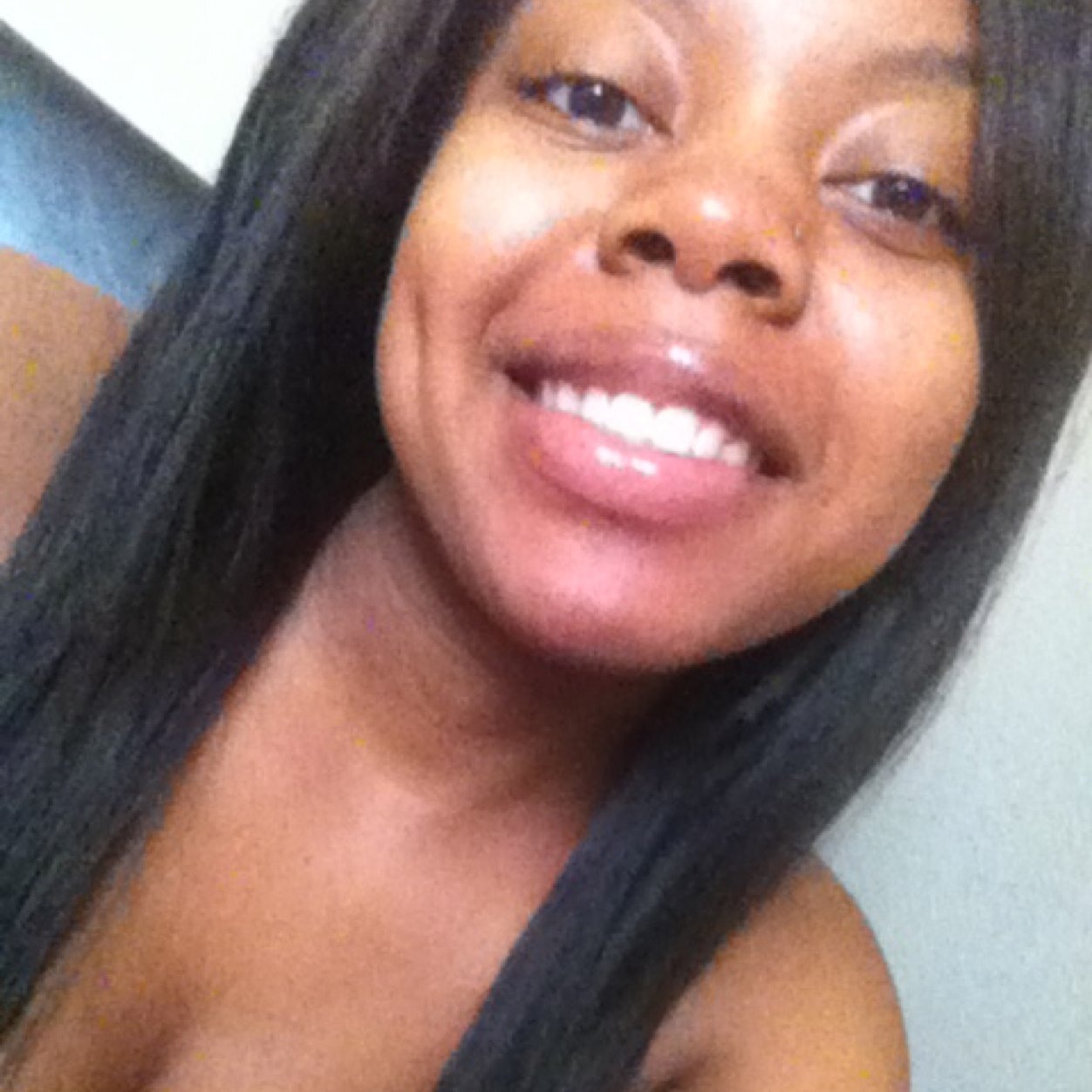' forgetting the past & ONLY worried about the future ,
Proud Mommie of 1 my daughter has my ❤