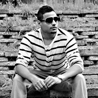 Songwriter || http://t.co/P35Xu8vt || http://t.co/gbhQqkyW ||
http://t.co/oBWmUjmJ