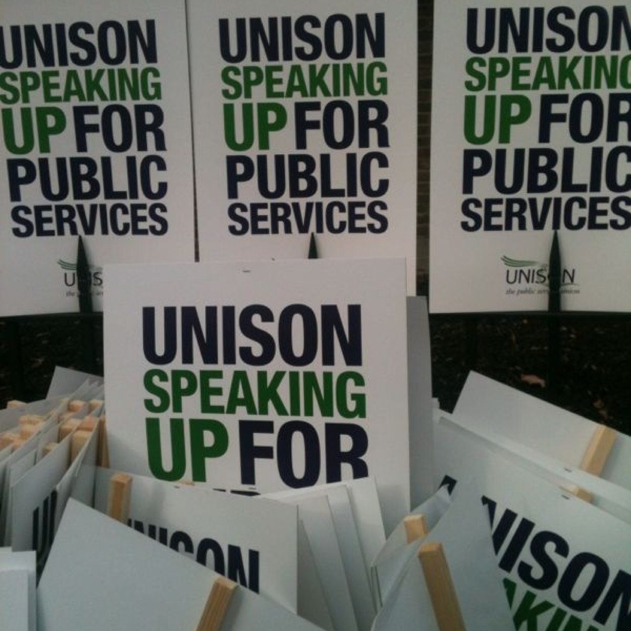 This is the Twitter account of UNISON East Midlands Labour Link, the affiliated political fund for UNISON members across the East Midlands