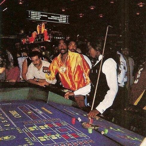 OGlazziePoo's profile picture. luminescents 


#BlueCheckMarkWaitingList