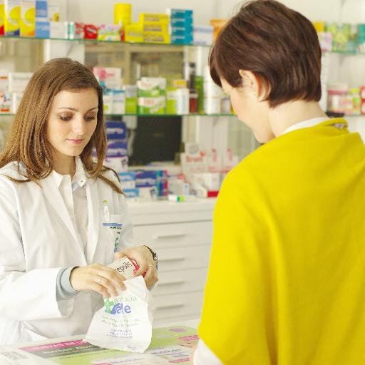 C/ Málaga Nº 30, Lucena.
Laboratorio, atención personalizada, dermocosmética, dietética y nutrición, ortopedia y sección infantil.