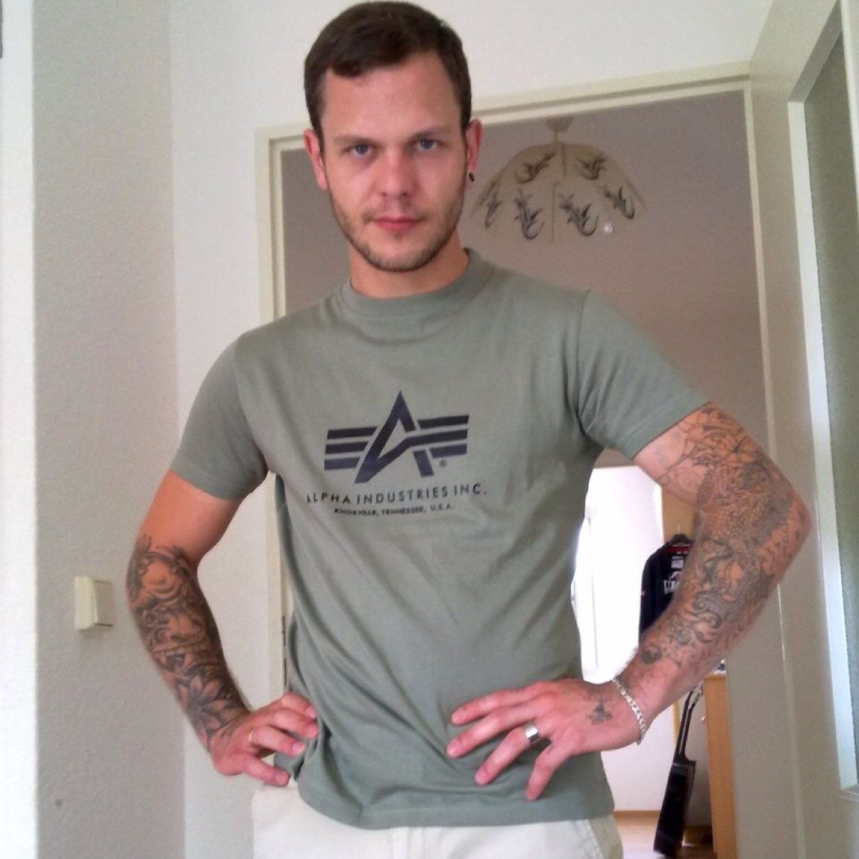 Drehe Let's Play's auf YouTube
Reinschauen lohnt sich....
:)
:)