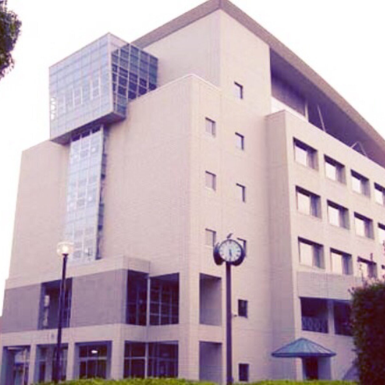 高崎経済大学非公式アカウントです。
学生に有益な情報をつぶやきます。