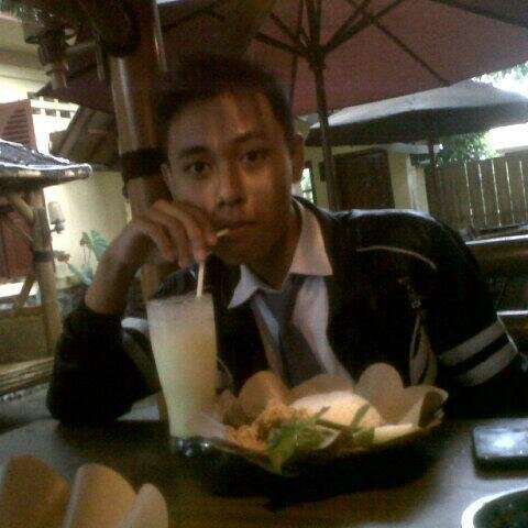 04 09 1997/ I follow you and you follback me you and me follow follow an :) /I follback if you mention me /
http://t.co/b3nNfTHqFL