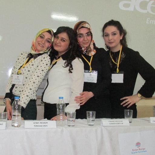 hayalperest,hayvan sevmez, polyana,aynı zamanda gıcık :)