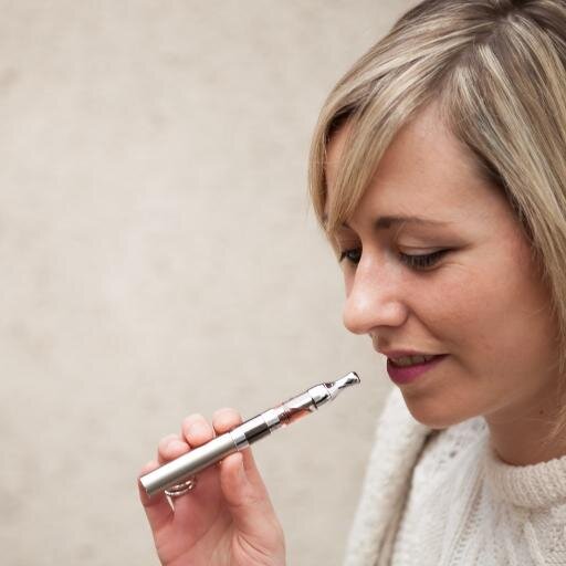 Le compagnon du Vapoteur débutant et confirmé: Info, News, Labo, Réductions et une sélection des kits et e-liquides les plus fiables et simples.