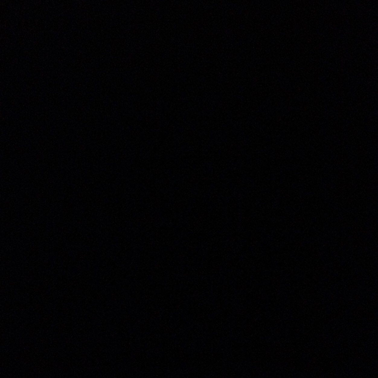 ‏فتاه متحلطمه دائما، مو كل شي اكتبه یعني قصة حياتي يمكن كلام و عجبني ؛)