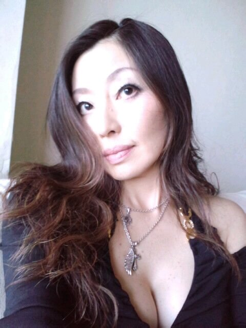 AV女優です！毎日、忙しいけど頑張ってます