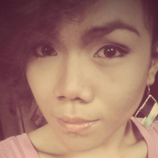 Wrenzy_'s profile picture. LIFE only comes around once. So do whatever makes you happy and be w/ whoever makes you smile :)))