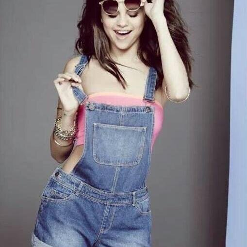Hallo :D Ich bin Nizma ayu Mobiu Auf Manado Sulut. Von Indonesia like in Selena Marie Gomez:*  follow me, mention follback ;) Danke Xoxo:*♥♥