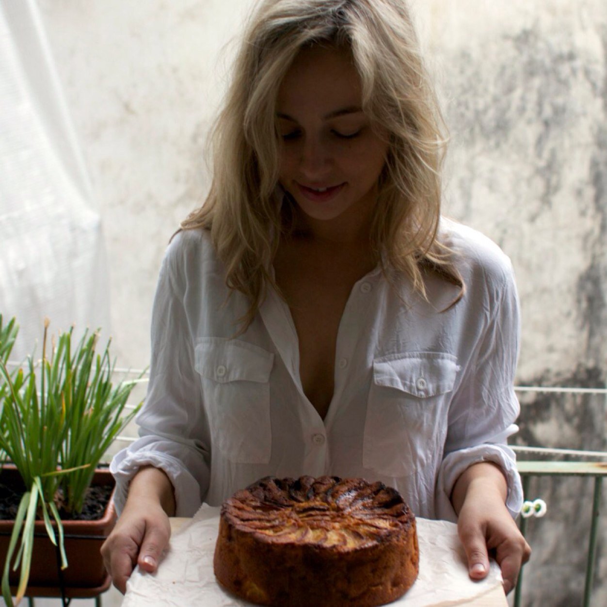 Australian living in Bra, Italy for a year. Author of moving out... eating in - a cook book (& cook blog) for home leavers. PR Manager for BLACK.