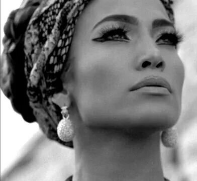 d1_2121's profile picture. ‏- آلصُديق آلحقيقيُ , [ هوُ آللذي يمسُك يدك بقوة عندمآ تقول : آريُد آن آبقىآ وحيُدآا ] !