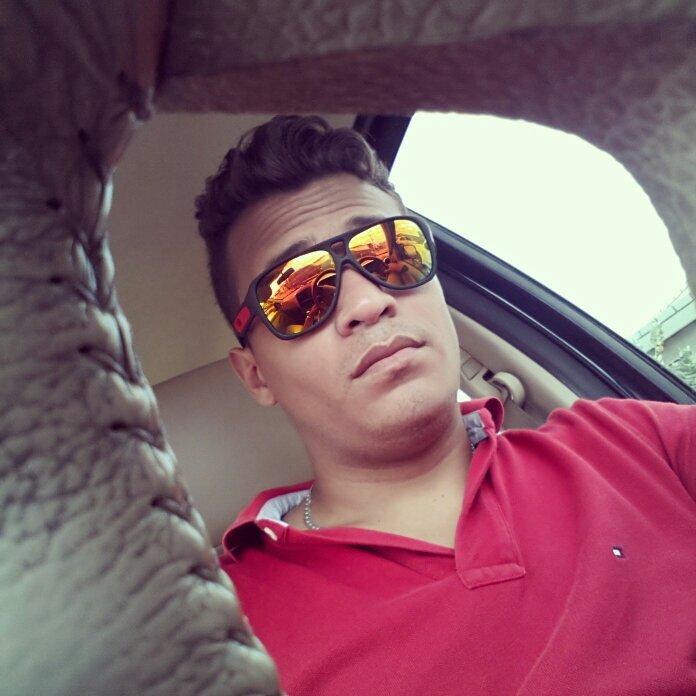 la vida nos depara momentos alegres y momentos tristes. la manera en que aprovechamos cada uno de ellos solo depende de nosotros mismos .