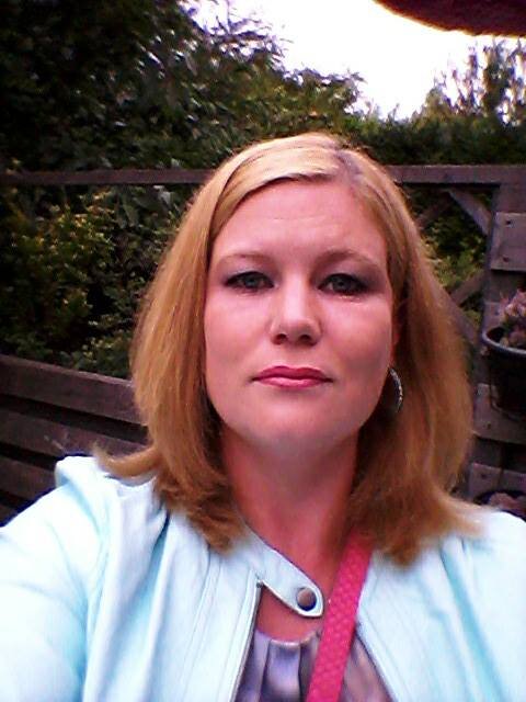 Vrouw,echtgenote&moeder.
Houdt van de vele geneugten die het leven heeft! Carpe Diem!