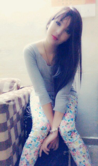 Born on 6/5/1991..fun,friendly,frank,adventurous and hides my sorry in my smile....