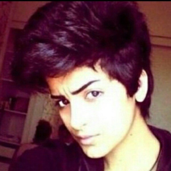 -
لا اعتقد إنني سأحترم من لا يحترمني أو احب من لا يحبني أو اقدم إهتمامي لمن لا يهتم بي أنا متوازن بأفعالي مع الجميع فما تقدمه لي ! -ستجده مني-~o).
