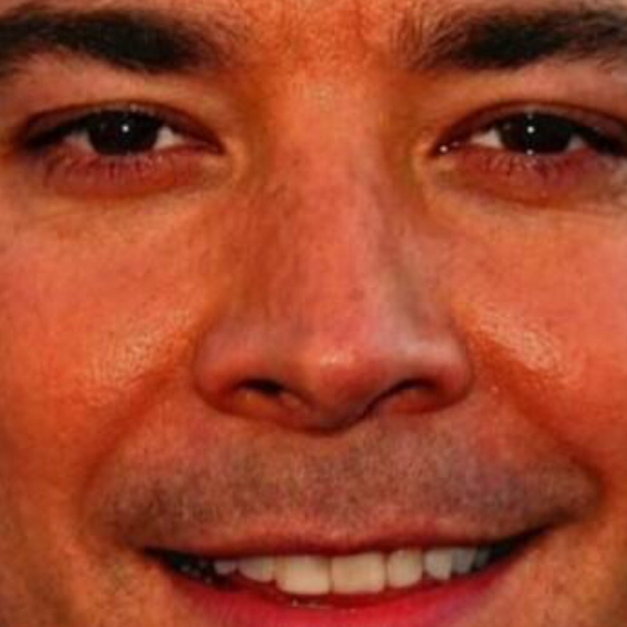 You get to see Jimmy, like you've never seen him before #realcloseup #sexy
http://t.co/SSTuHBE8jH