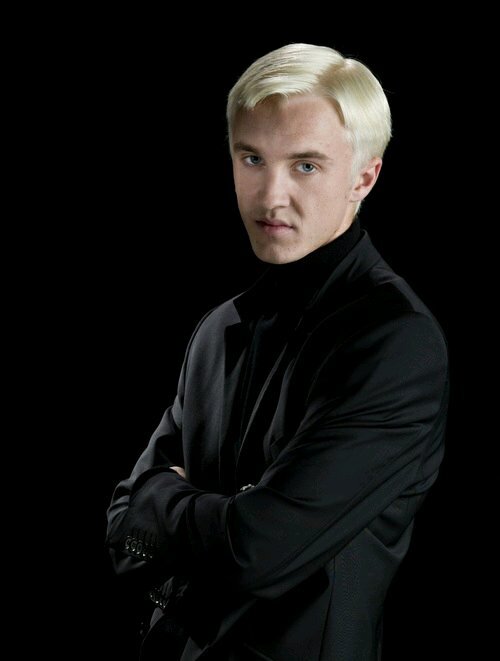 16. El mortifago mas joven de la historia.-Slytherin-Sangre pura-Siempre acompañado de Goyle y Crabbe.-Mi padre se enterara de esto. #PotterRunes