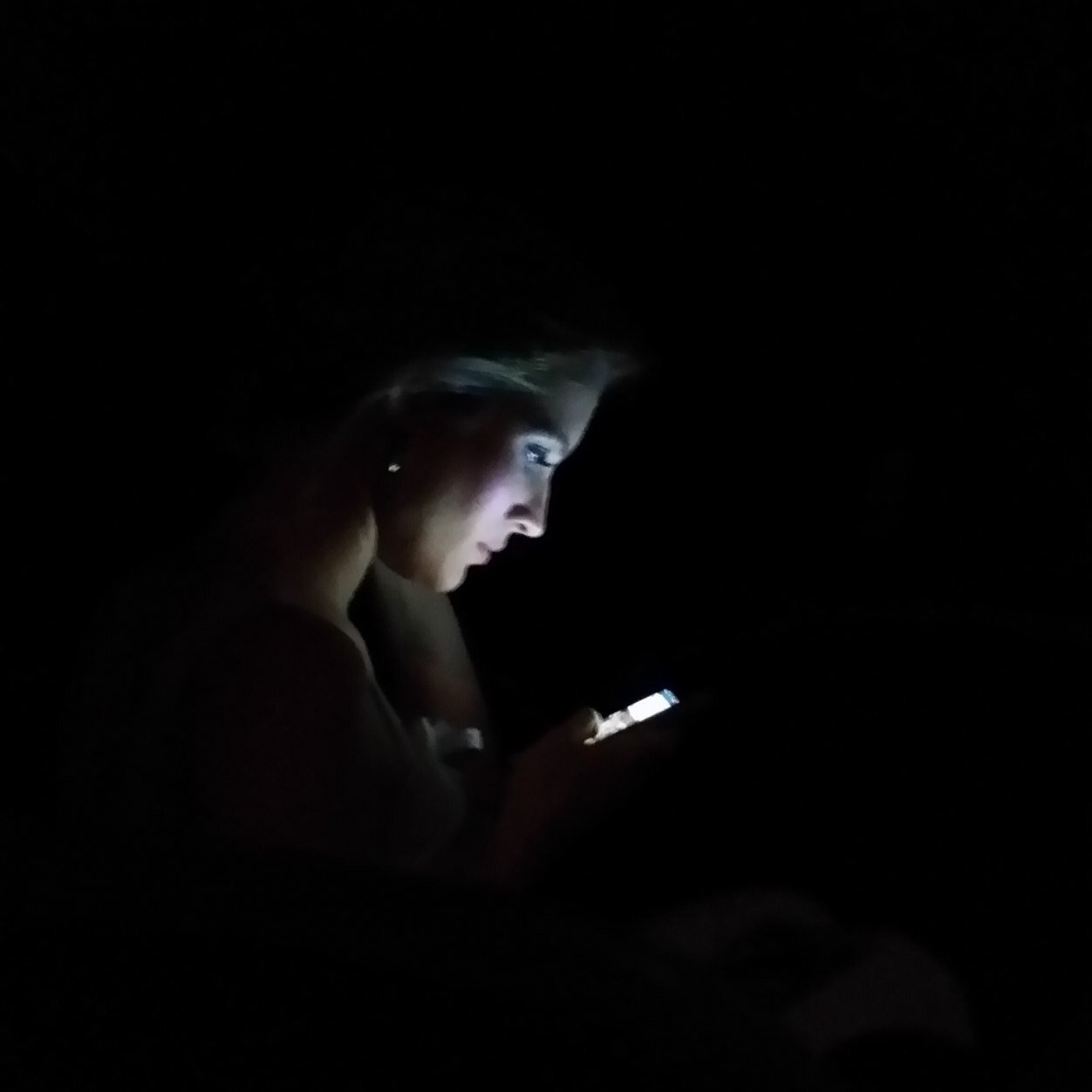 ApplePieMott's profile picture. Blueberry Aficionado, Cardigan Collector, Esposa, Disciple.