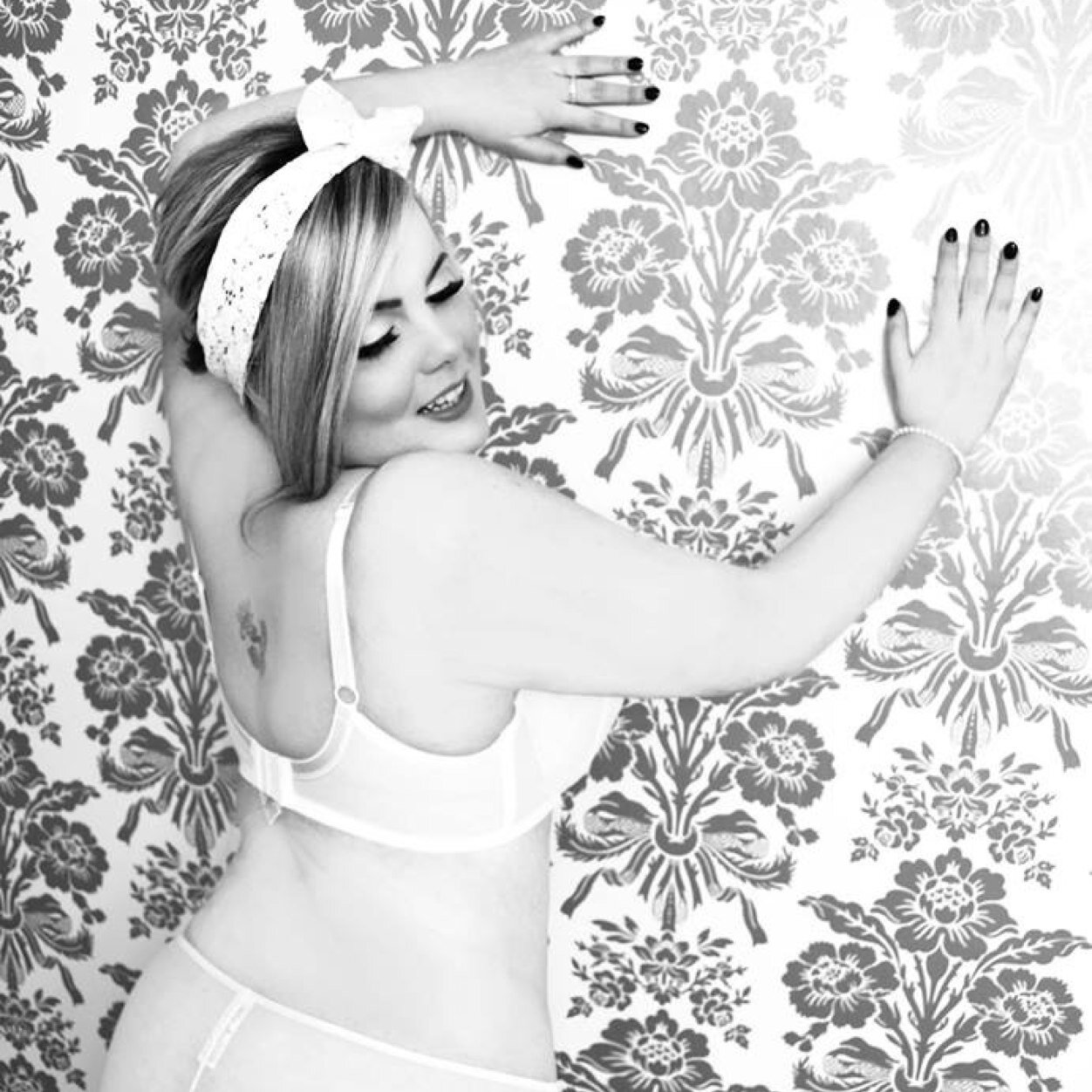 Confidence promoter and aspiring plus size model. ❤️ for business enquiries please email me on dani321@hotmail.co.uk