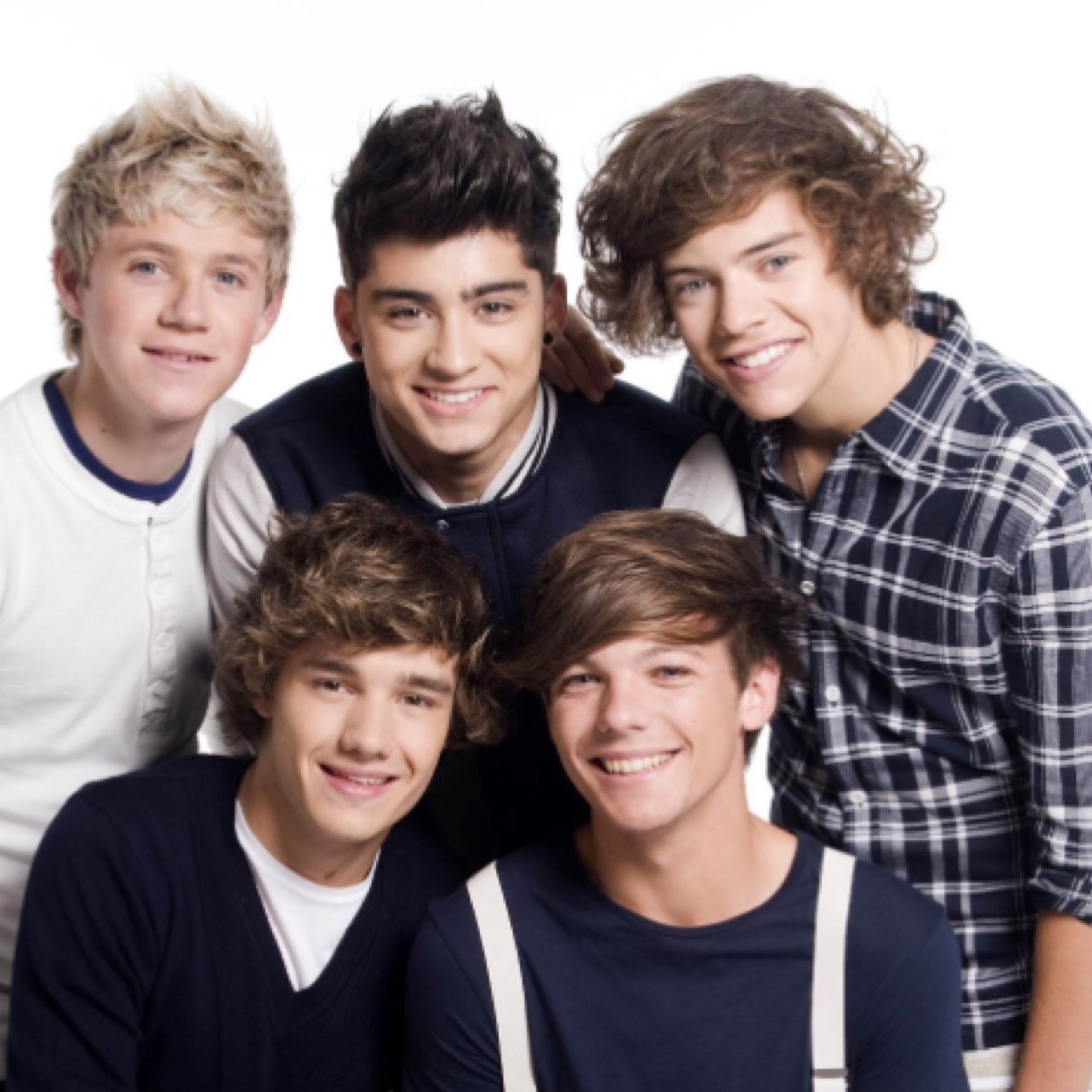 Follow me because i love all things one direction And the vamps. I will follow you all back.