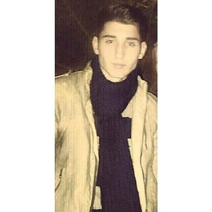 Twitter de Andrés Ballester, el cantante y compositor murciano de 19 años. Contrataciones    Andresballestermusica@hotmail.com