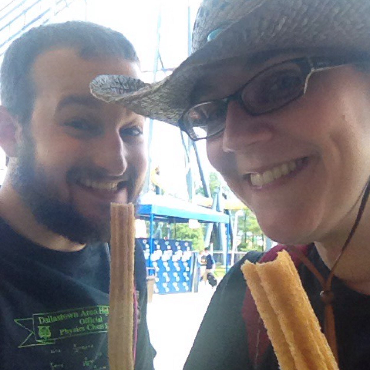 Follow TEAMCHURRO as we complete our physics lab at six flags... and eat churros!