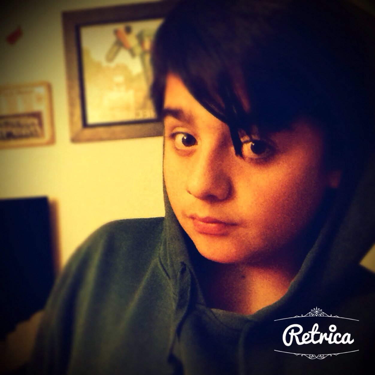 Me llamo daniel c;... Y eso... Naaa mentira me gusta mucho la music y los juegos ✨SWAG✨ ;3