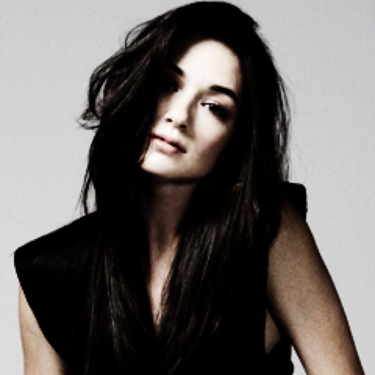 Daughter of Neptune| Sweet| 17| French| Dancer| Roman| Alone| Bisexual| PJ and Divergent RP