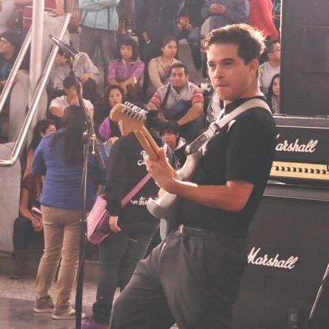 Guitarrista y compositor.