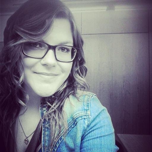 Passionnée de la vie! Toujours souriante! Aime découvrir de nouvelles choses. 
INSTAGRAM : @monieremc
FACEBOOK : @marieclaude.moniere