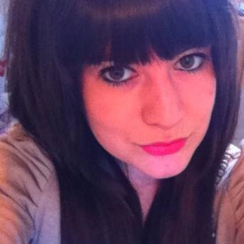 Etudiante, 18 ans, Blois.       La danse ma passion ♥.     Facebook https://t.co/biWhoZXfql      Snapchat : opheelye