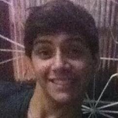 Sou assim,meio bruto ,rústico e sistemático (; . Larissa *-*