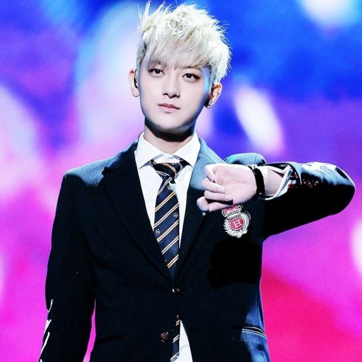 รูปหล่อ พ่อรวย #CHOBFAM #Fl0EN!X #ta0line #1993 จีบยาก แต่เข้าถึงง่ายนะครับ ..