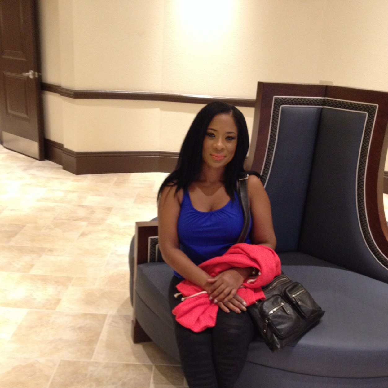 Junefr1971's profile picture. 