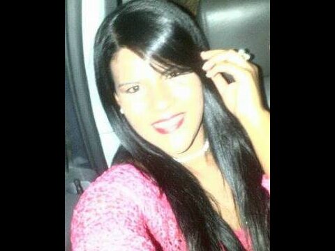 Estudiante de Odontología :)  Me gusta cantar , Bailar soy super divertida me encanta estar contenta jajajaj :$