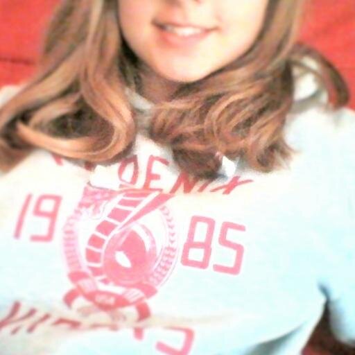 Enamorada de la vida, con un pie en la tierra y el otro volando, tus ojos verdes, mi debilidad