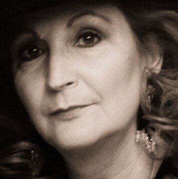 ClassicPantry's profile picture. Sell Vintage finds. Crystal, Silver, Copper, Vintage Clothing, Country Western. Long time Las Vegas Resident, feel like a native. Estate Sale Queen.