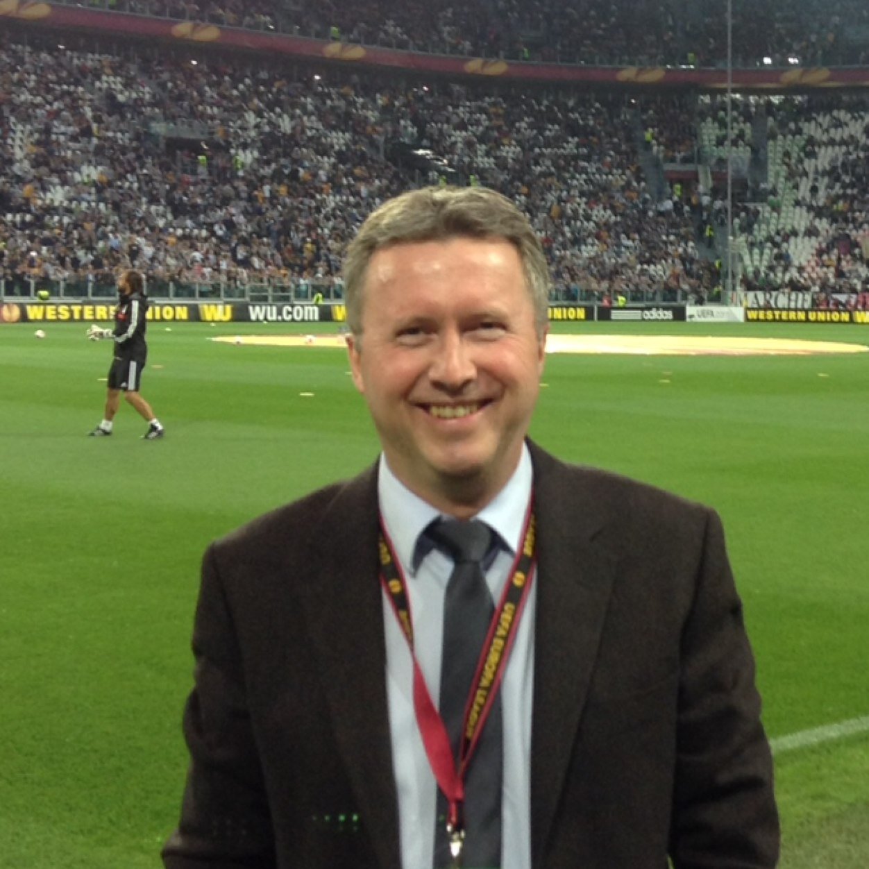 JohnBissen's profile picture. Fodboldkommentator på TV 2 Sport X. Tidligere CANAL+, CANAL8, CANAL9, 6'eren, Eurosport, Strive. Superliga, La Liga, Serie A, Premier League, Europa League, VM.