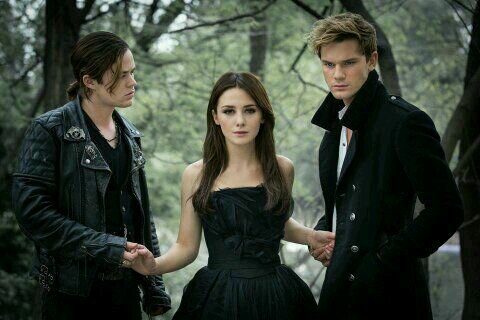 GrupoFallen's profile picture. Twitter criado pelas ADM's do grupo Fallen, para interação Grupo+Twitter.