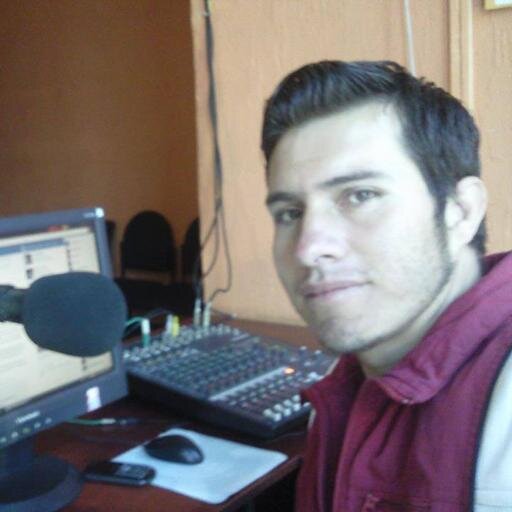 Locutor de Radio  y Actualmente  Trabaja en canal 9 plustv