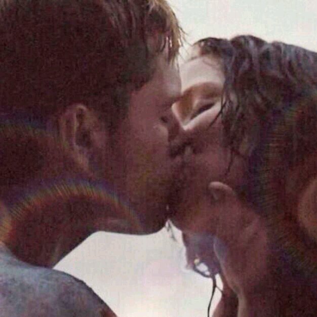 Can you see the stars over Amsterdam? You're the song my heart is beating to.