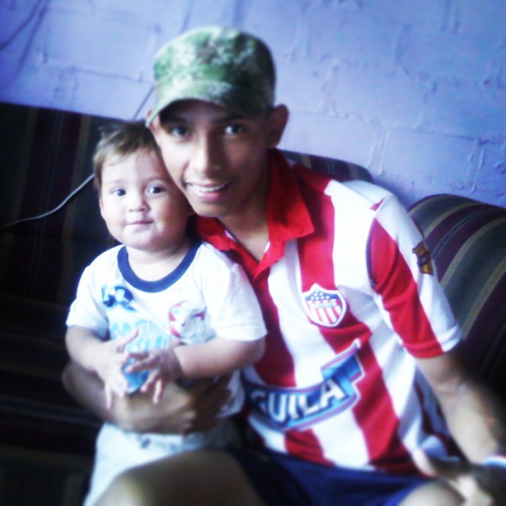 John Morales... Padre orgulloso! Alguien q no juzga! Solo te digo se feliz! Y no dejes q nadie te amargue la vida!