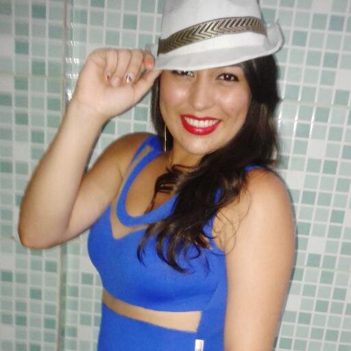 Admiro muito quem, depois de uma decepção segue em frente, sem levar consigo o peso do que ficou para trás.