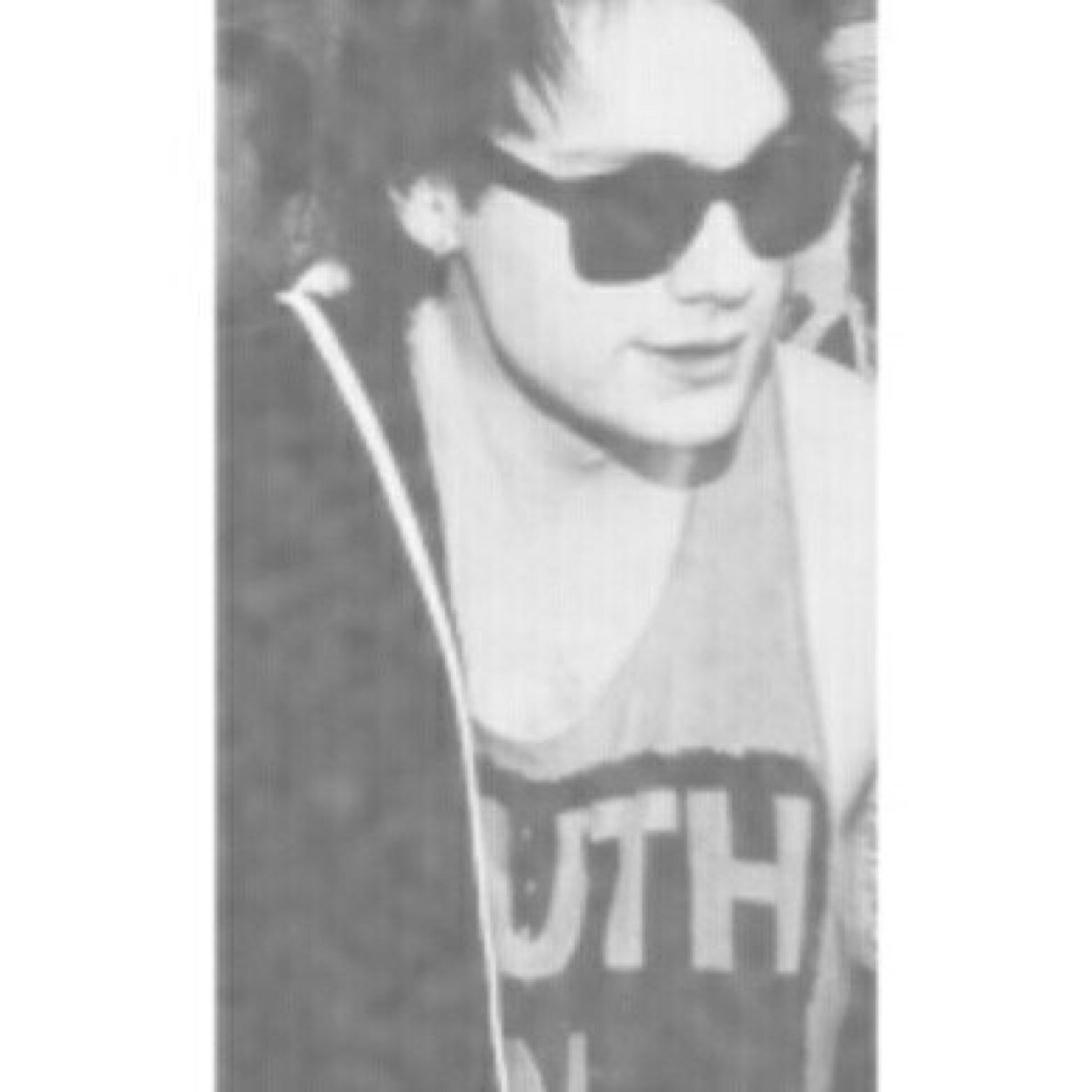 I gave you a free follow so follow @jlsmydrug for me please?