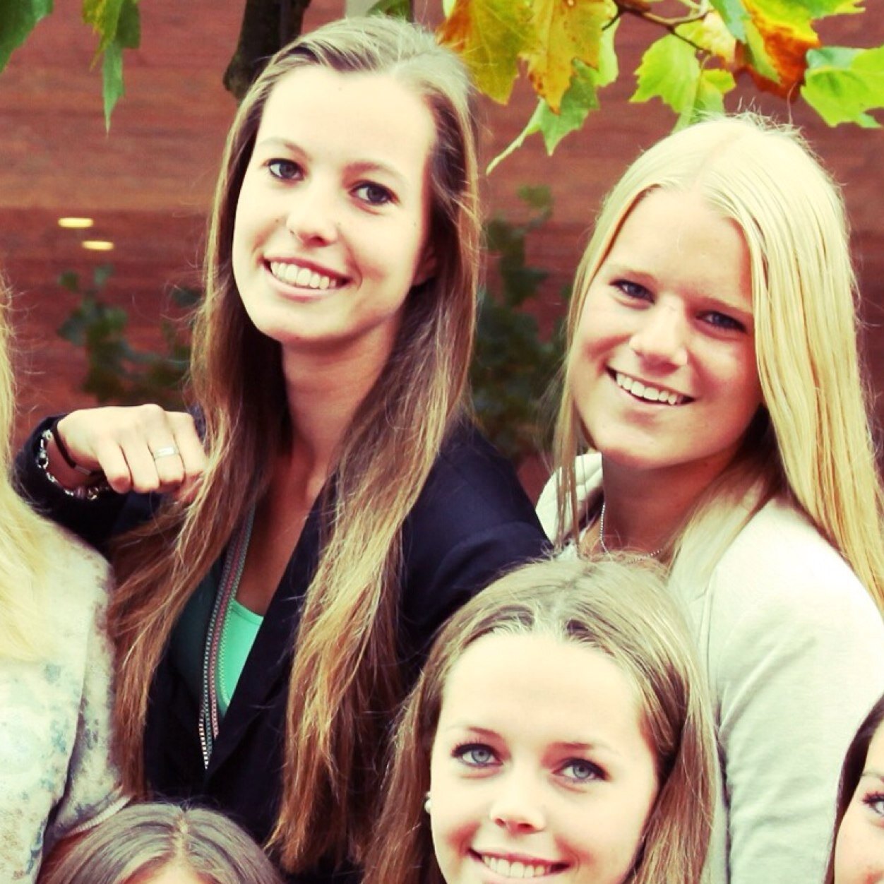 kim_bakkerxx's profile picture. you only live once, but if you do it right, once is enough.